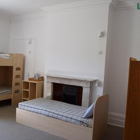 Fsc Juniper Hall Hostel Mickleham Buitenkant foto