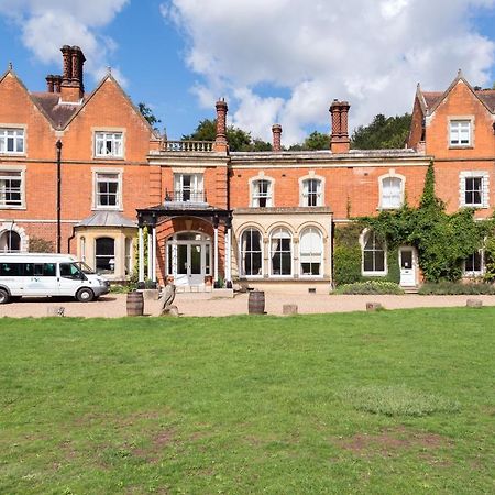 Fsc Juniper Hall Hostel Mickleham Buitenkant foto