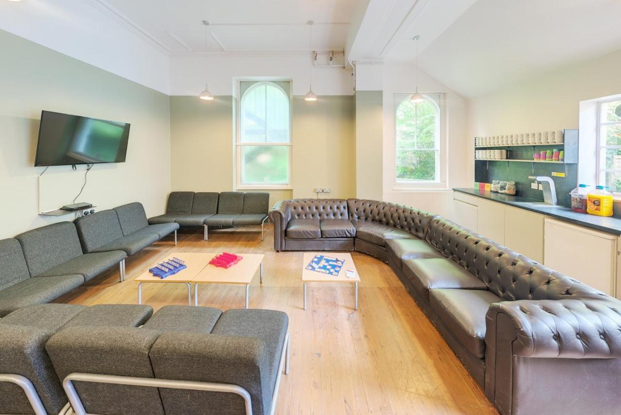 Fsc Juniper Hall Hostel Mickleham Buitenkant foto